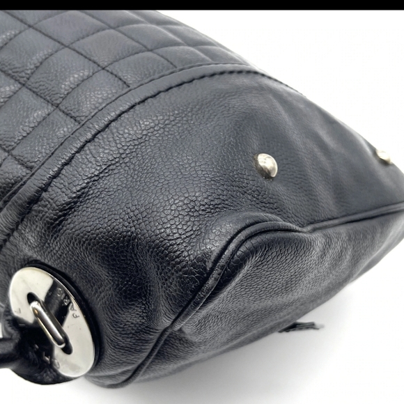 ❤2X HP❤️Chanel Quilted Medium Handbag❤ - Picture 9 of 17